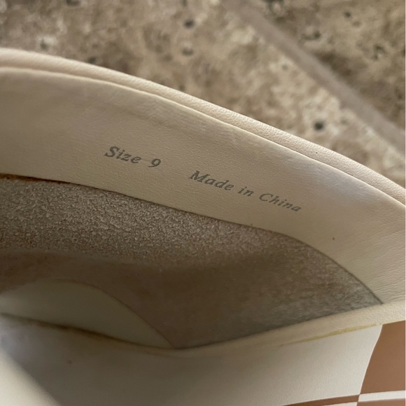 Dolce Vita Cream Heels - Picture 9 of 9